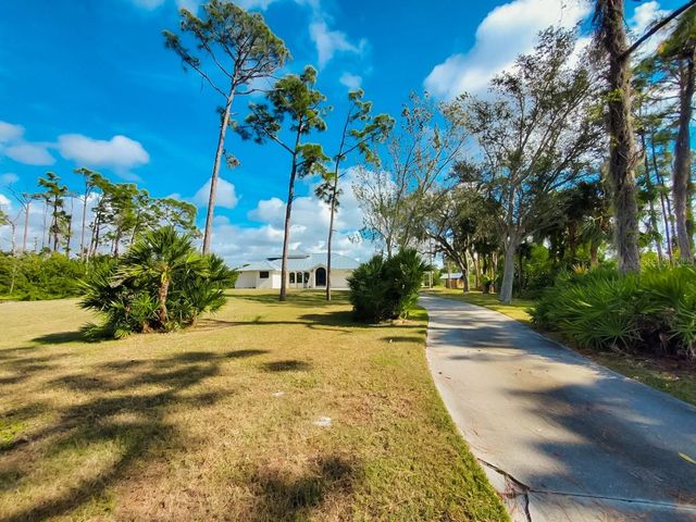 18 RIVERFRONT DRIVE, Venice, FL 34293