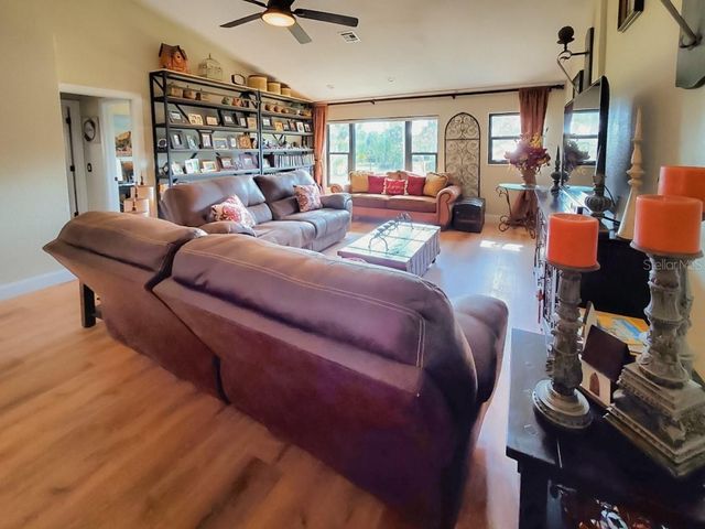 18 RIVERFRONT DRIVE, Venice, FL 34293