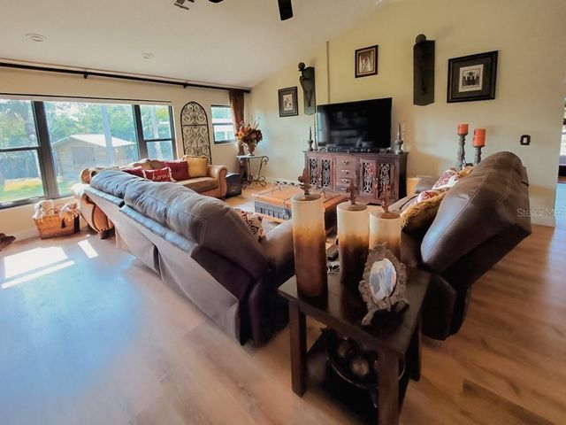 18 RIVERFRONT DRIVE, Venice, FL 34293