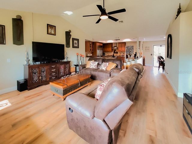 18 RIVERFRONT DRIVE, Venice, FL 34293