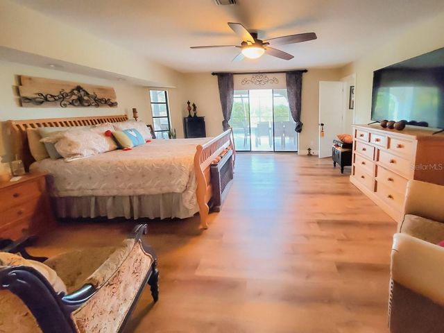 18 RIVERFRONT DRIVE, Venice, FL 34293