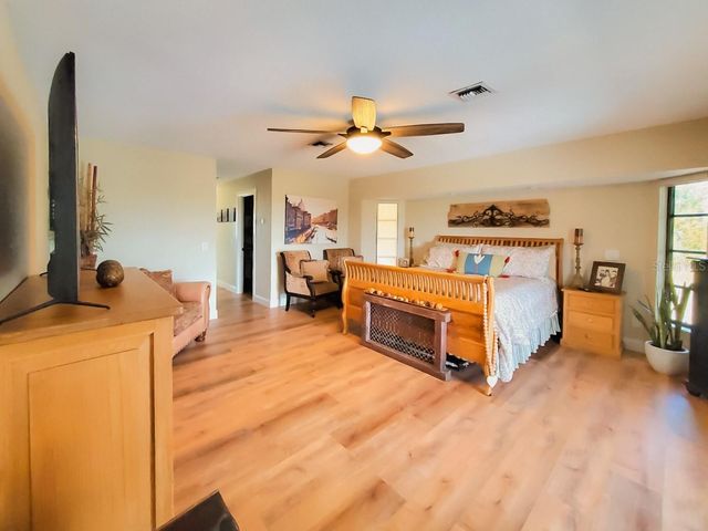 18 RIVERFRONT DRIVE, Venice, FL 34293