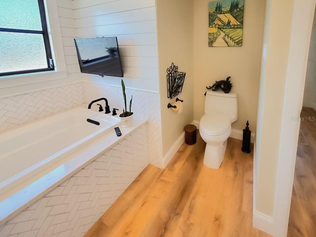 18 RIVERFRONT DRIVE, Venice, FL 34293