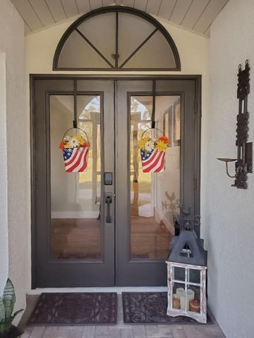 18 RIVERFRONT DRIVE, Venice, FL 34293