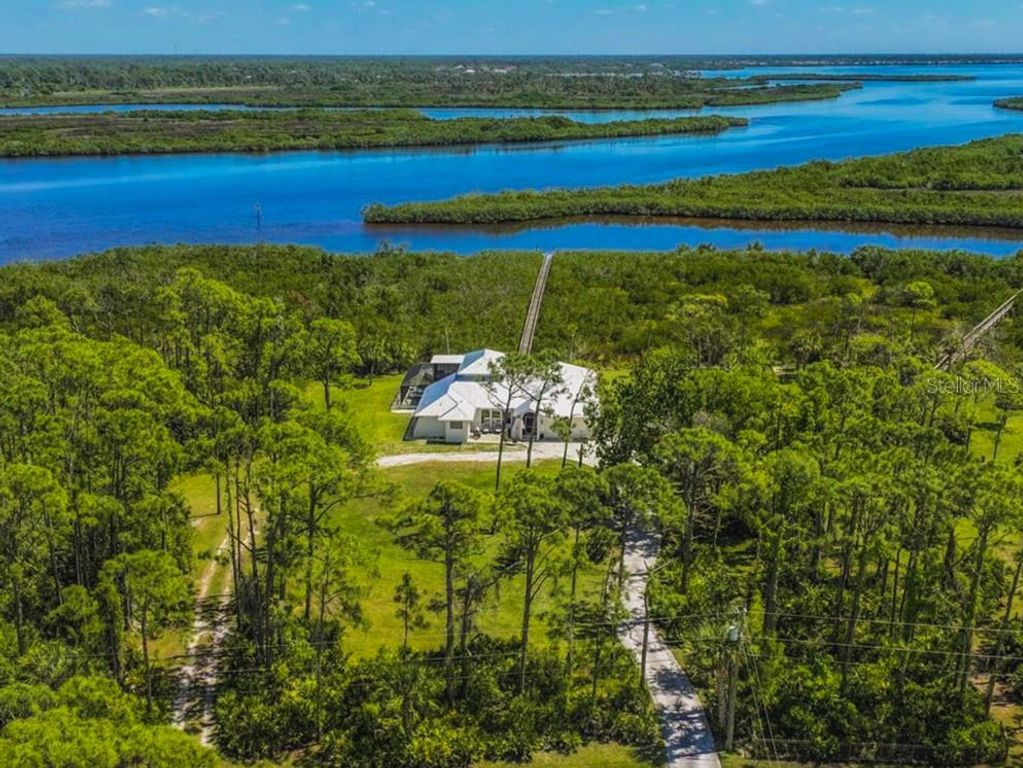 18 RIVERFRONT DRIVE, Venice, FL 34293