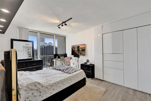 1750 N Bayshore Dr 2510, Miami, FL 33132