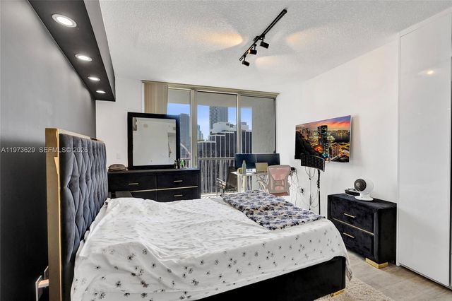 1750 N Bayshore Dr 2510, Miami, FL 33132