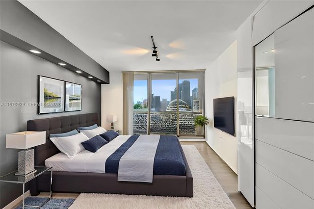 1750 N Bayshore Dr 2510, Miami, FL 33132