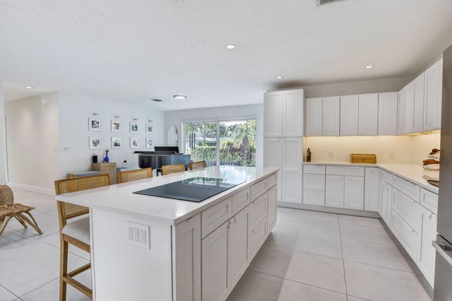 382 S Fig Tree Lane, Plantation, FL 33317