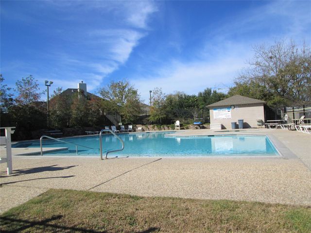 419 Paradise Lane, Montgomery, TX 77356