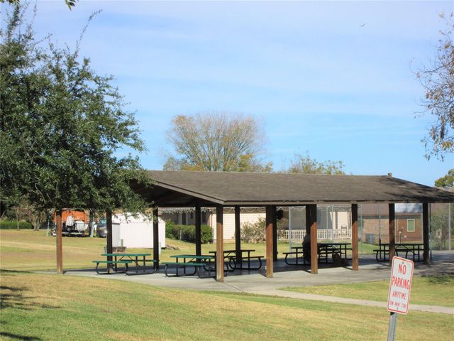 419 Paradise Lane, Montgomery, TX 77356