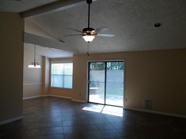 419 Paradise Lane, Montgomery, TX 77356