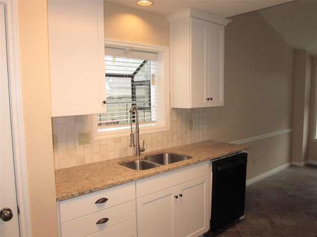 419 Paradise Lane, Montgomery, TX 77356