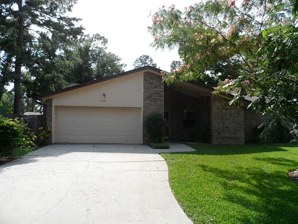 419 Paradise Lane, Montgomery, TX 77356