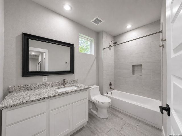 7814 WOODCLIFF BLVD, Selma, TX 78154