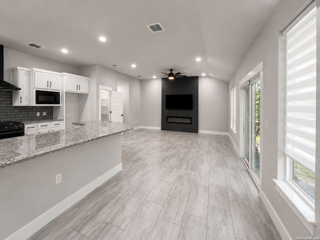7814 WOODCLIFF BLVD, Selma, TX 78154