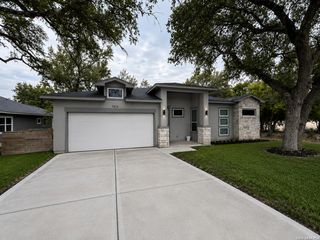 7814 WOODCLIFF BLVD, Selma, TX 78154