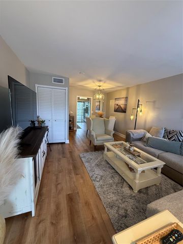 22 Abbey Ln 205, Delray Beach, FL 33446