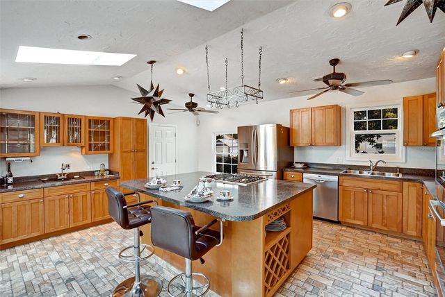 2301 7TH AVENUE N, St Petersburg, FL 33713