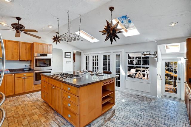 2301 7TH AVENUE N, St Petersburg, FL 33713