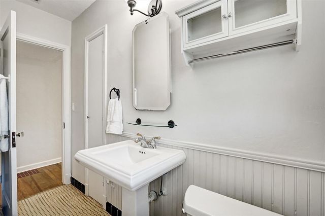 2301 7TH AVENUE N, St Petersburg, FL 33713