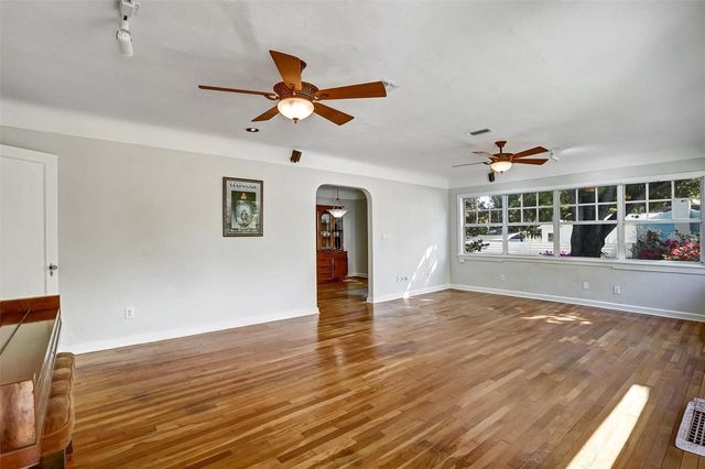 2301 7TH AVENUE N, St Petersburg, FL 33713