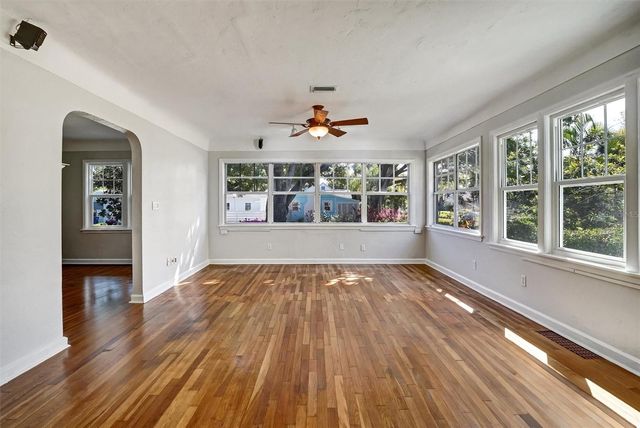 2301 7TH AVENUE N, St Petersburg, FL 33713