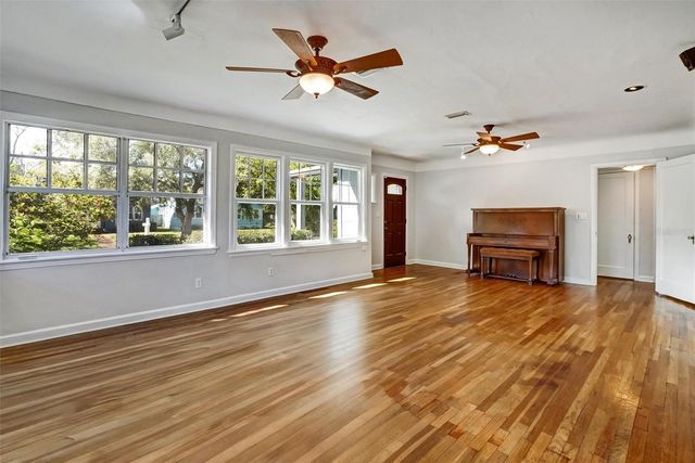 2301 7TH AVENUE N, St Petersburg, FL 33713