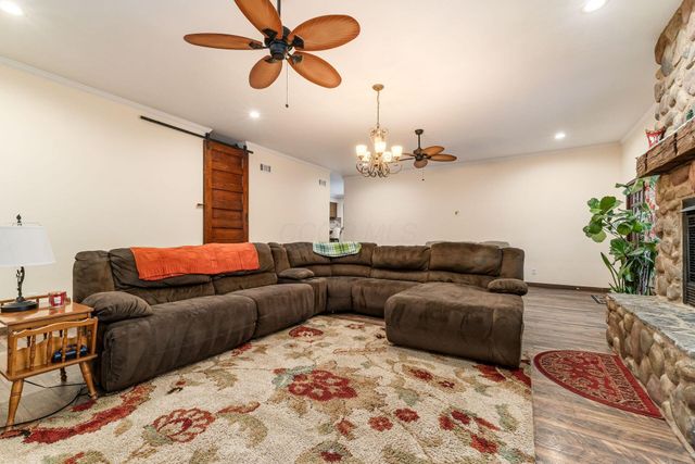 99 Sharon Road SW, Pataskala, OH 43062