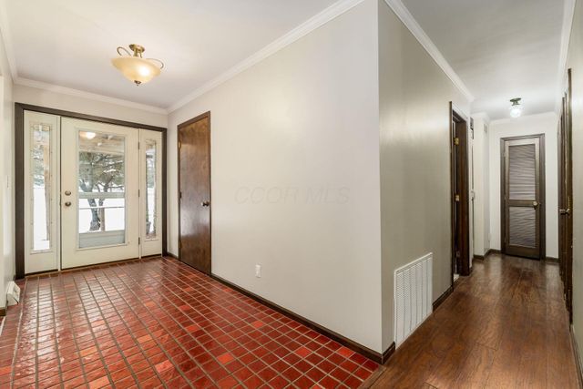 99 Sharon Road SW, Pataskala, OH 43062