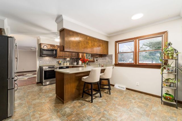 99 Sharon Road SW, Pataskala, OH 43062