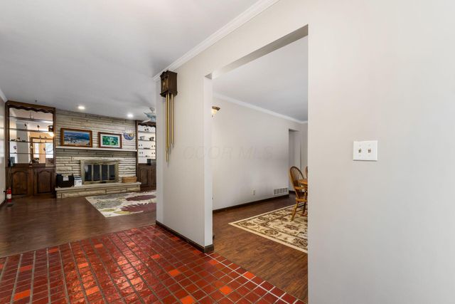 99 Sharon Road SW, Pataskala, OH 43062