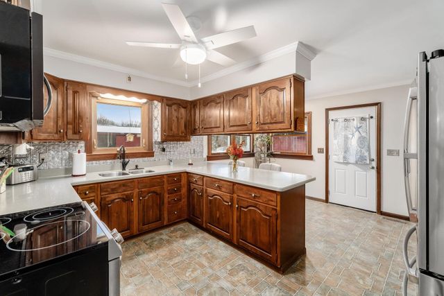 99 Sharon Road SW, Pataskala, OH 43062