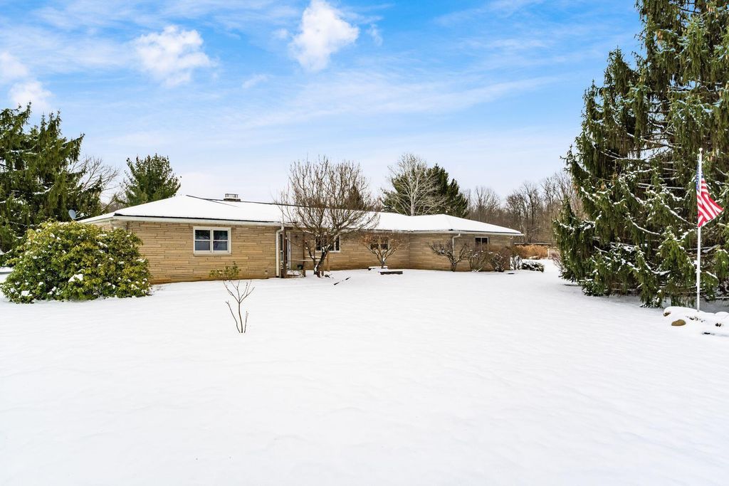 99 Sharon Road SW, Pataskala, OH 43062