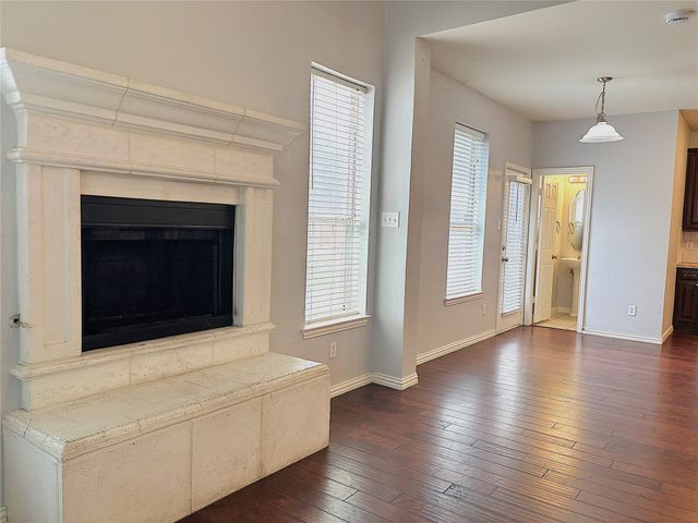 389 Ivan Drive, Lewisville, TX 75067