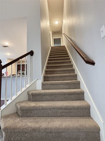 389 Ivan Drive, Lewisville, TX 75067