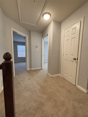 389 Ivan Drive, Lewisville, TX 75067