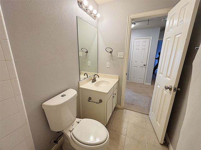 389 Ivan Drive, Lewisville, TX 75067