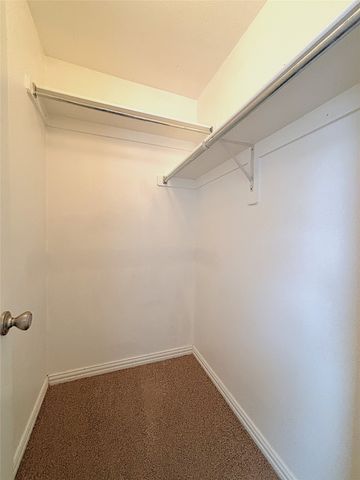 389 Ivan Drive, Lewisville, TX 75067