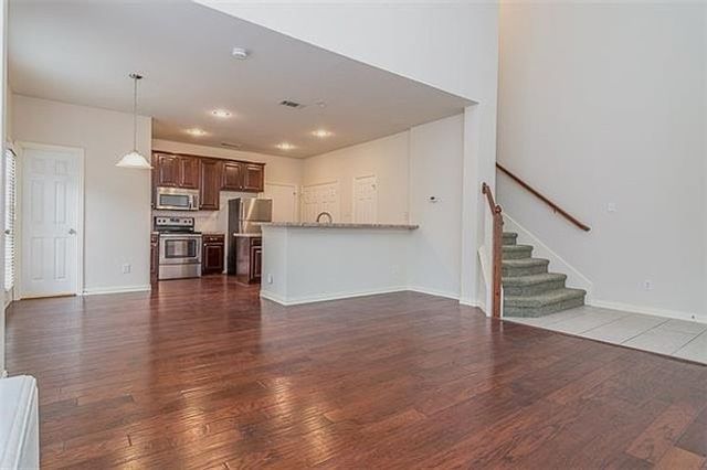 389 Ivan Drive, Lewisville, TX 75067