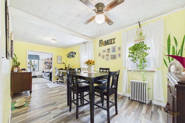 15 Sales St, Fall River, MA 02724