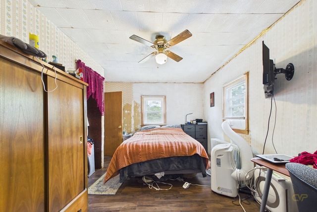 15 Sales St, Fall River, MA 02724
