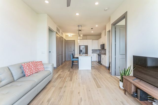 2700 Old Denton Road 4424, Carrollton, TX 75007