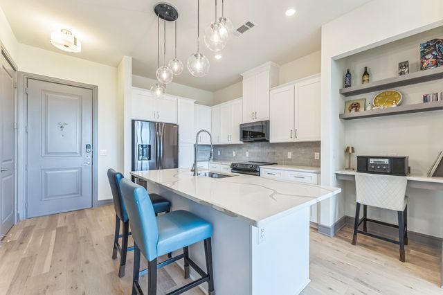 2700 Old Denton Road 4424, Carrollton, TX 75007