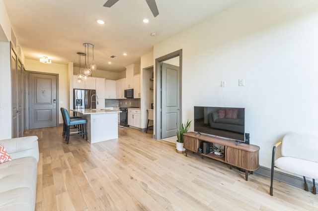 2700 Old Denton Road 4424, Carrollton, TX 75007