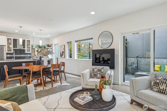 830 B 16th Ave, Seattle, WA 98122