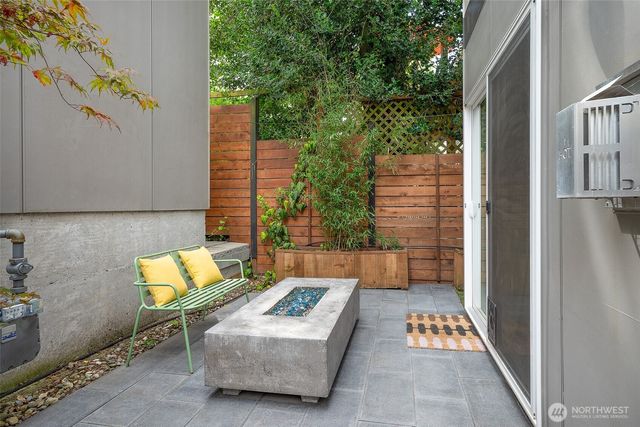 830 B 16th Ave, Seattle, WA 98122