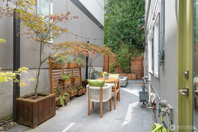 830 B 16th Ave, Seattle, WA 98122