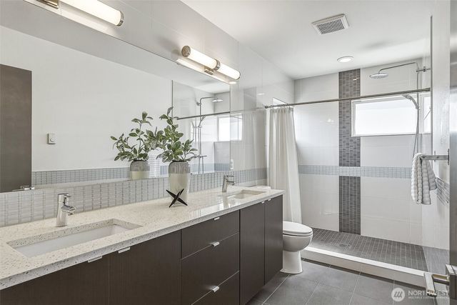 830 B 16th Ave, Seattle, WA 98122