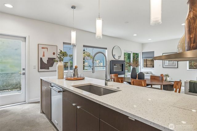 830 B 16th Ave, Seattle, WA 98122